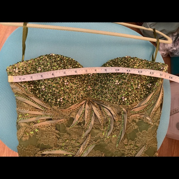 Lace Green Medium Especial Ocassion Gown Size Medium - Picture 9 of 12